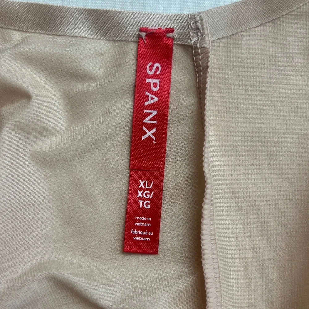 SPANXsculpt™ OnCore Open-Bust Mid-Thigh Bodysuit